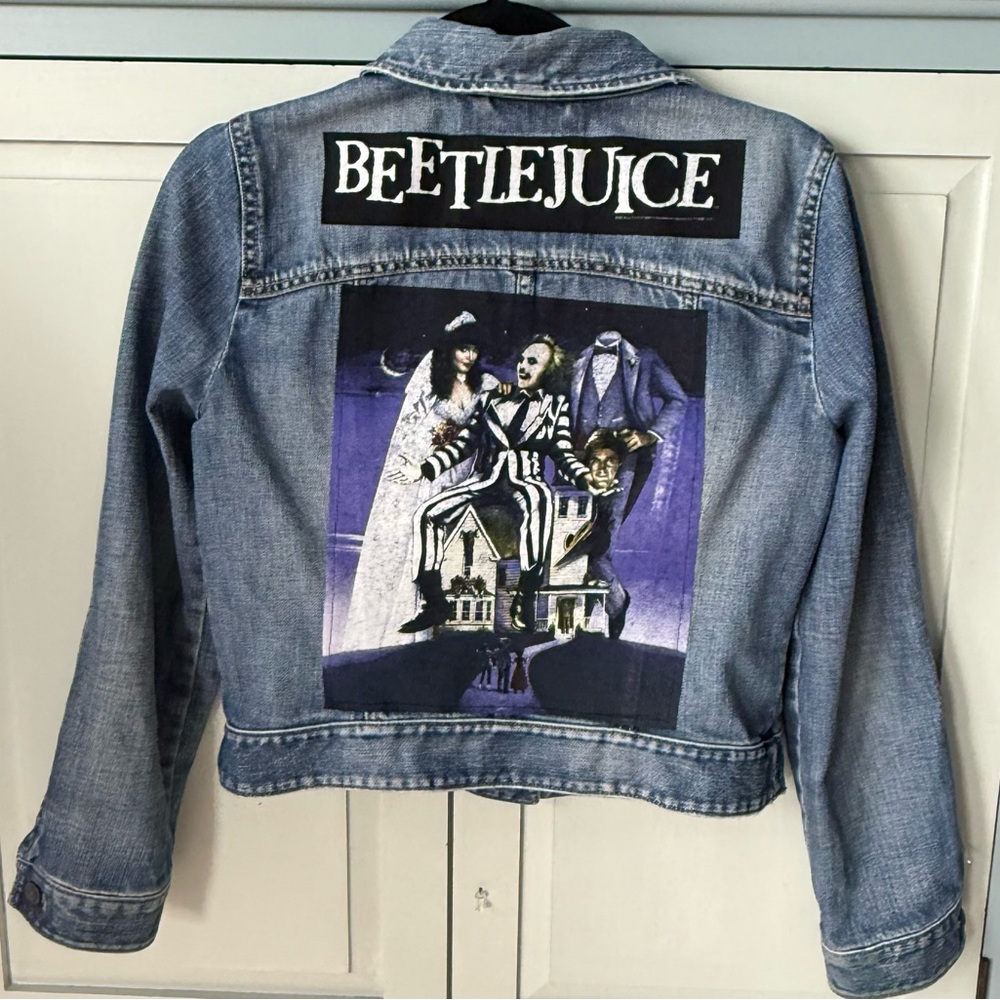 Upcycled BEETLEJUICE Graphic Tee On ANN TAYLOR LOFT Denim Jean Jacket Size 10P M - Picture 2 of 5